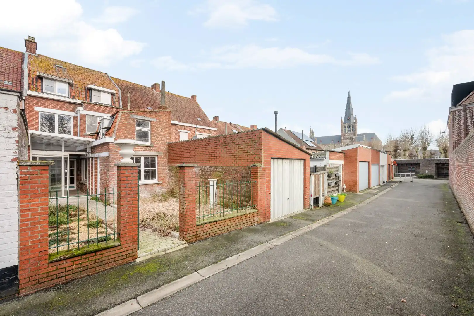 Woning met 7 slaapkamers en tuin met uitweg in Dadizele-centrum foto 10
