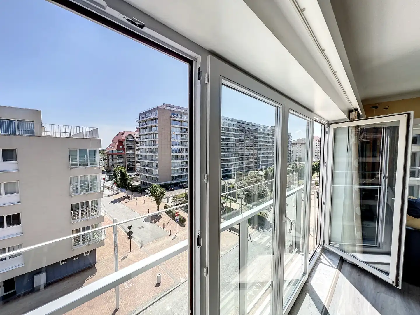 Appartement met zijdelings zeezicht te Nieuwpoort-Bad. foto 3