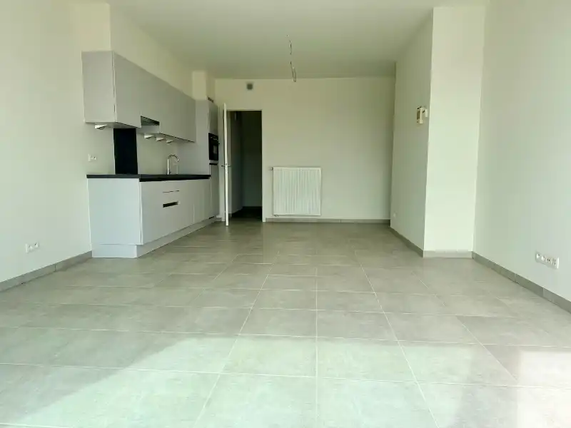 SERVICEFLAT MET GEZELLIG TERRAS foto 2