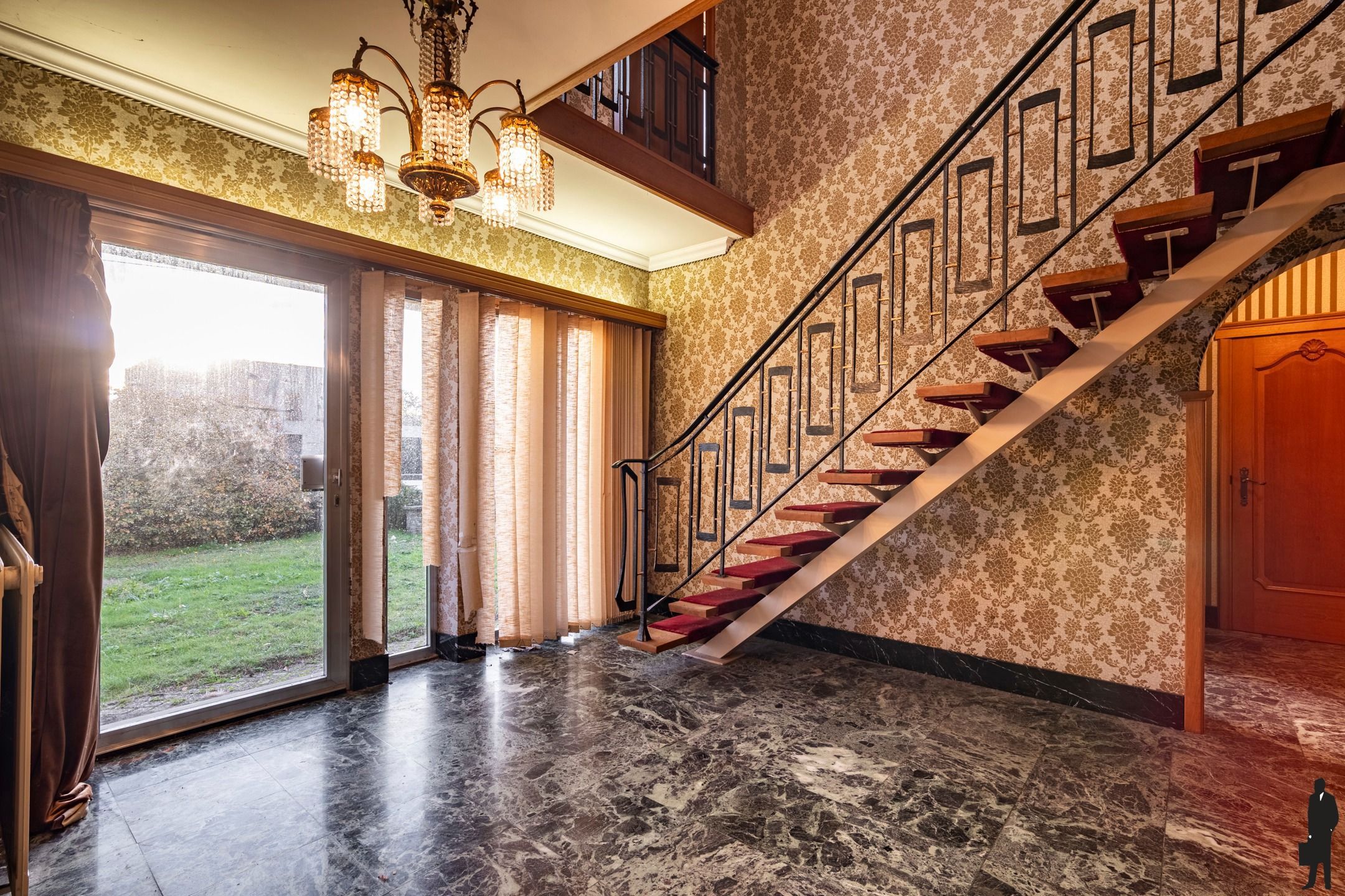 Te renoveren villa met weiland en verkavelingspotentieel foto 8