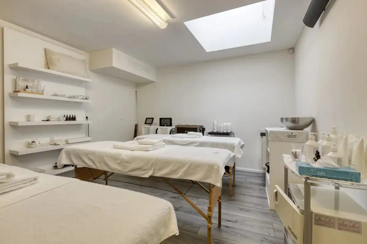 WINKELRUIMTE VAN +/- 80 M²   IN GALERIJ RUBENS IN LANAKEN foto 12