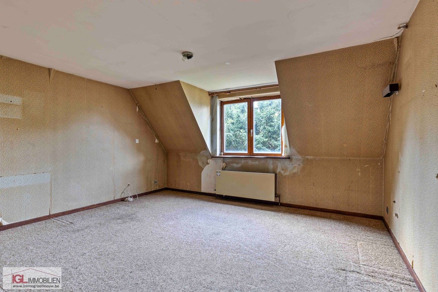 Ruime villa met potentieel op toplocatie in Huizingen foto 12