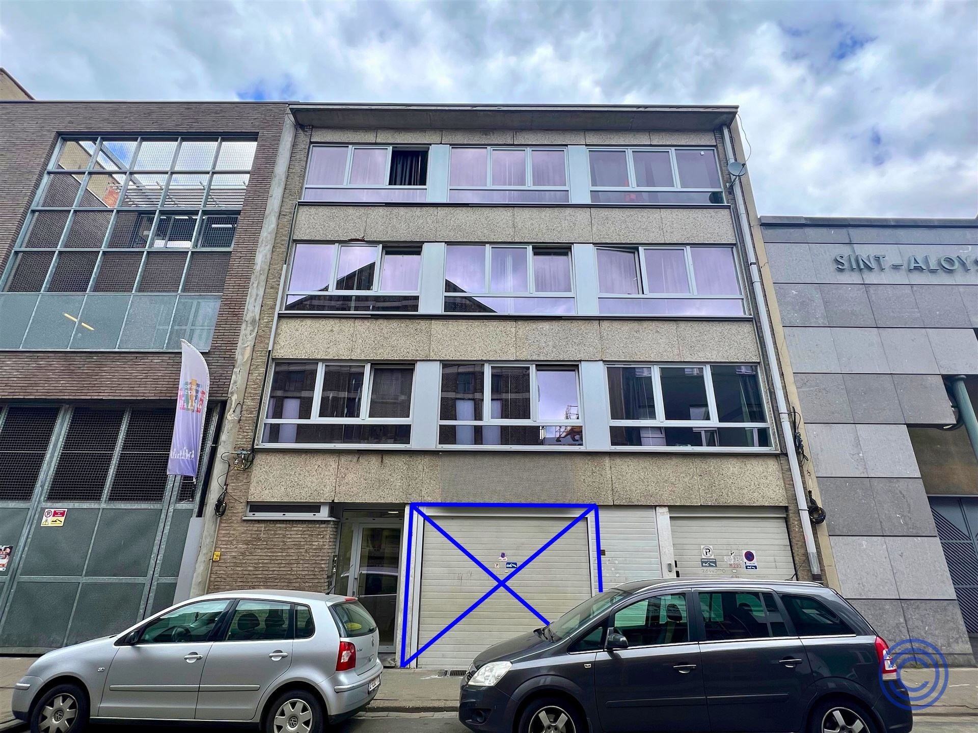 OPBRENGST:18 gerenoveerde studio's + kelder! foto 13