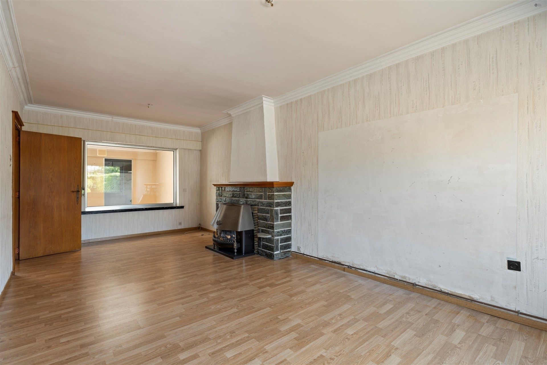 Te renoveren rijwoning op een rustige locatie in Kemzeke foto 5