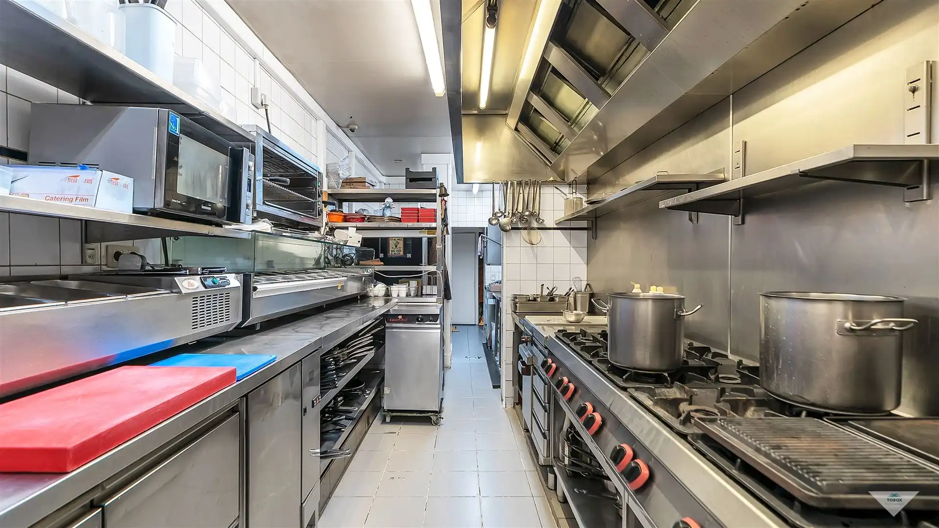 Commercieel handelspand met instapklaar restaurant te huur foto 11