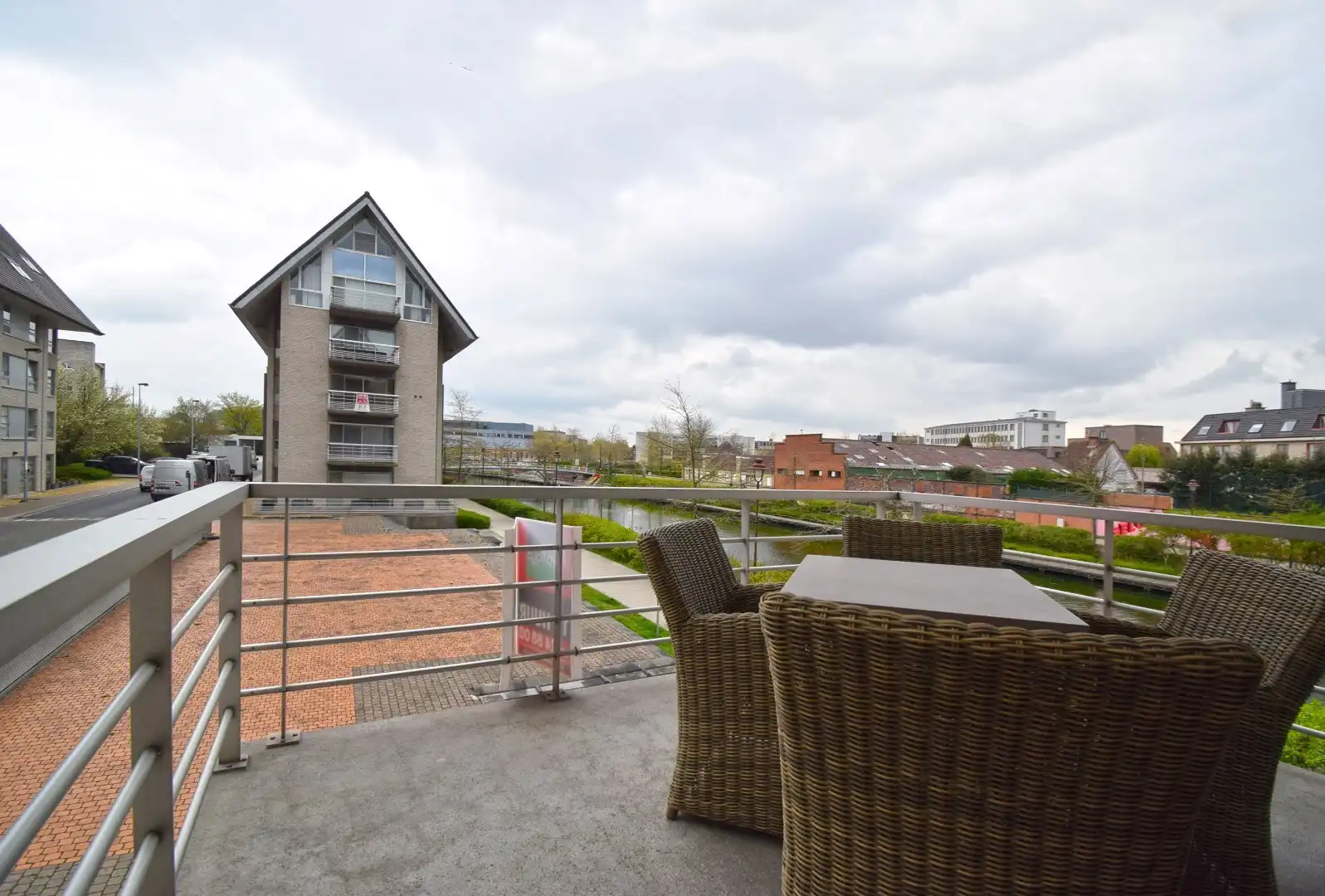 LUXUEUS APPARTEMENT MET TOPLIGGING foto 3
