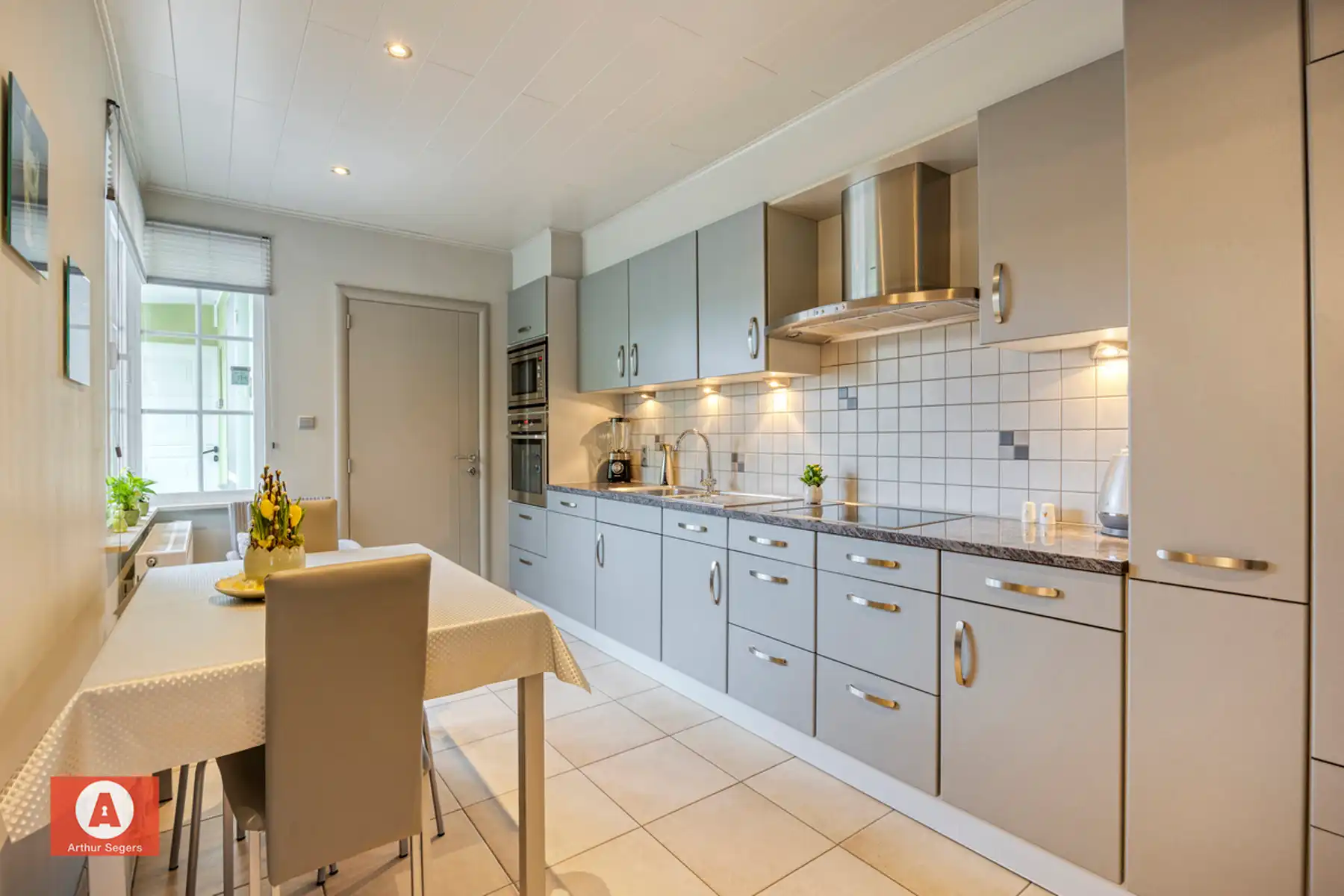 Hedendaagse HOB, gelegen pal bij het centrum van Buggenhout foto 8