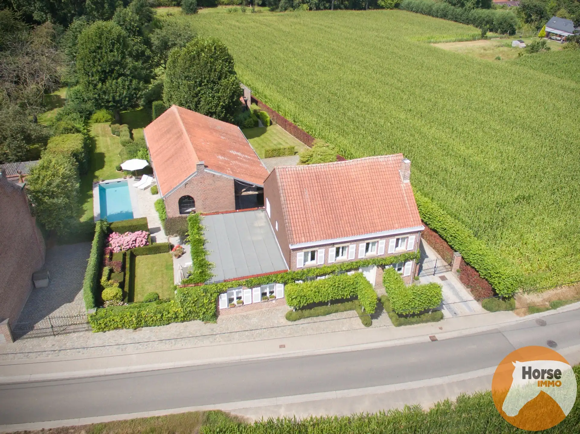 GOOIK - Luxueus afgewerkte hoeve met bijgebouw en weide foto 25