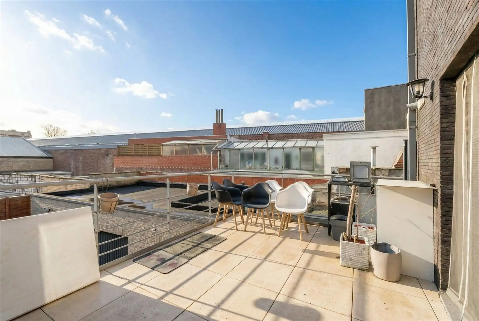 Goeddraaiende broodjeszaak met woonst aan Ten Doorn foto 18