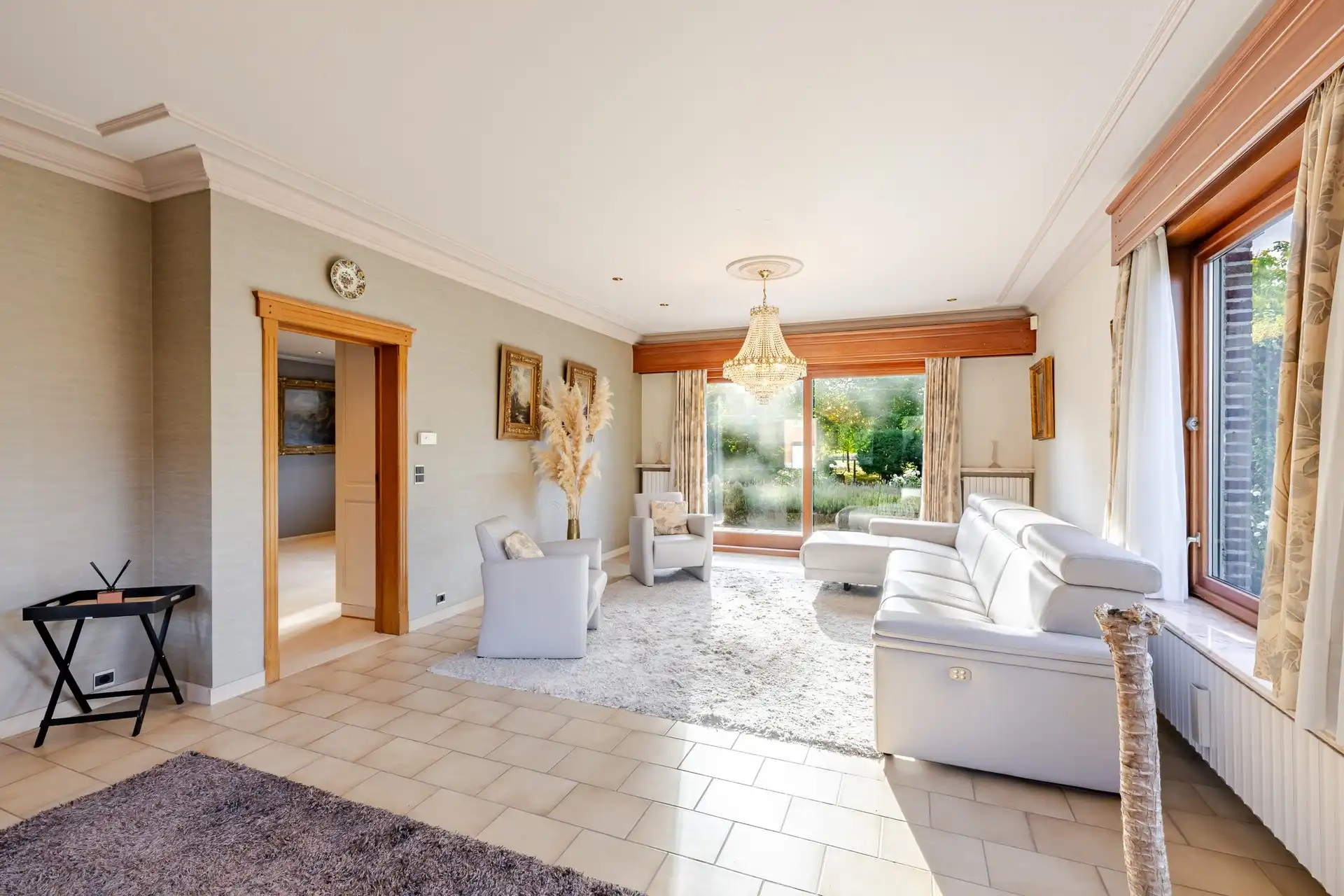 Charmante villa met panoramisch zicht op een toplocatie foto 14