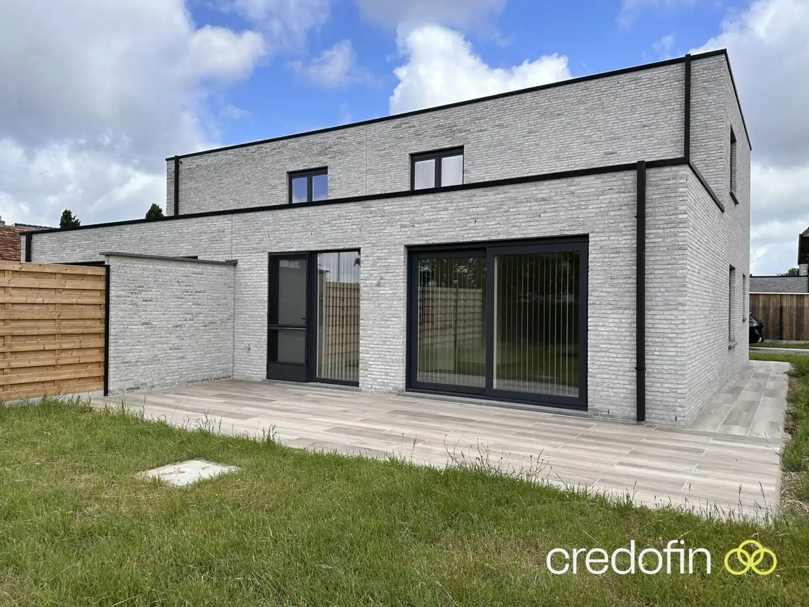 Recente woning met 2 slaapkamers, dressing en garage foto 14