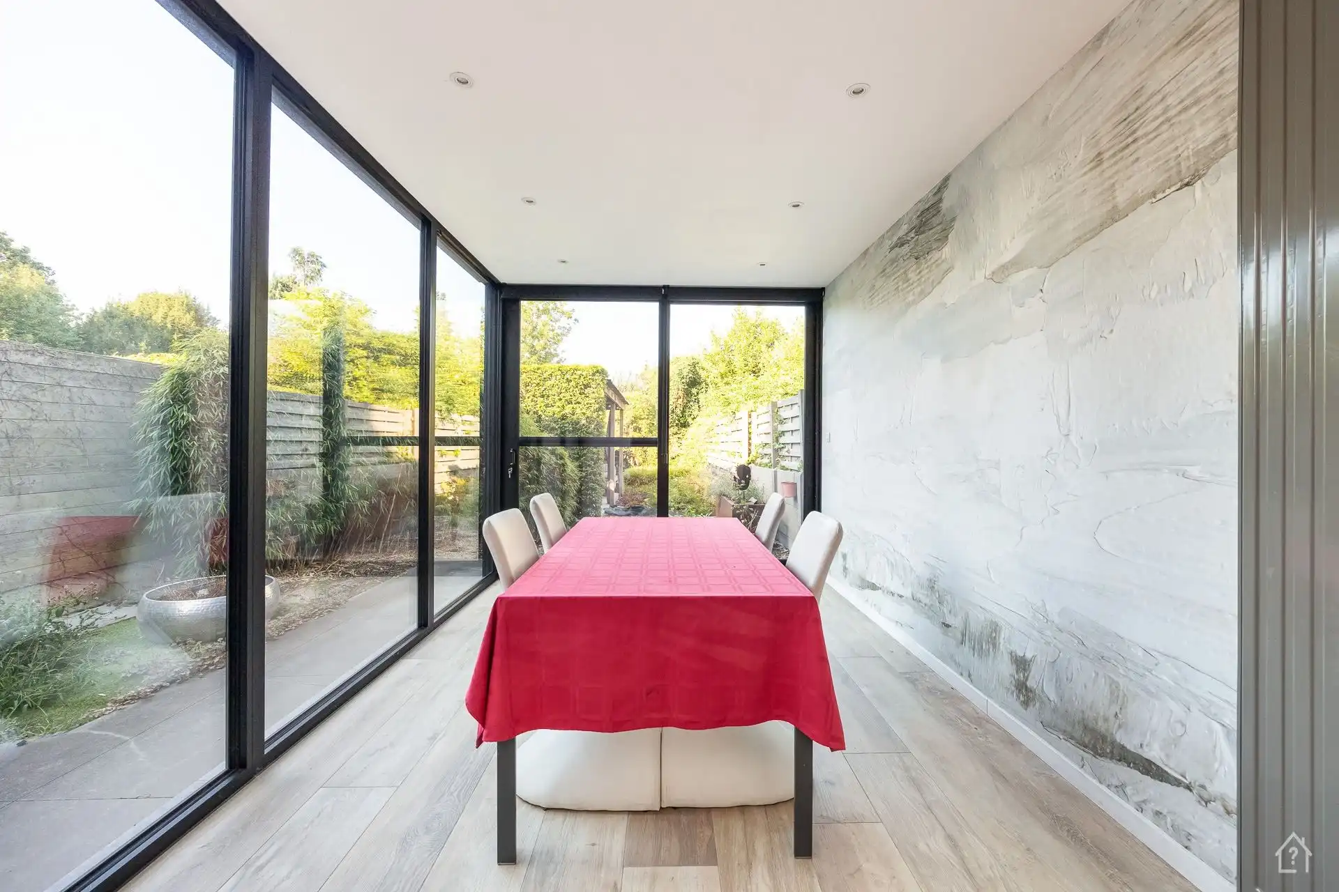 Ruime hoekwoning met 3 slaapkamers foto 9