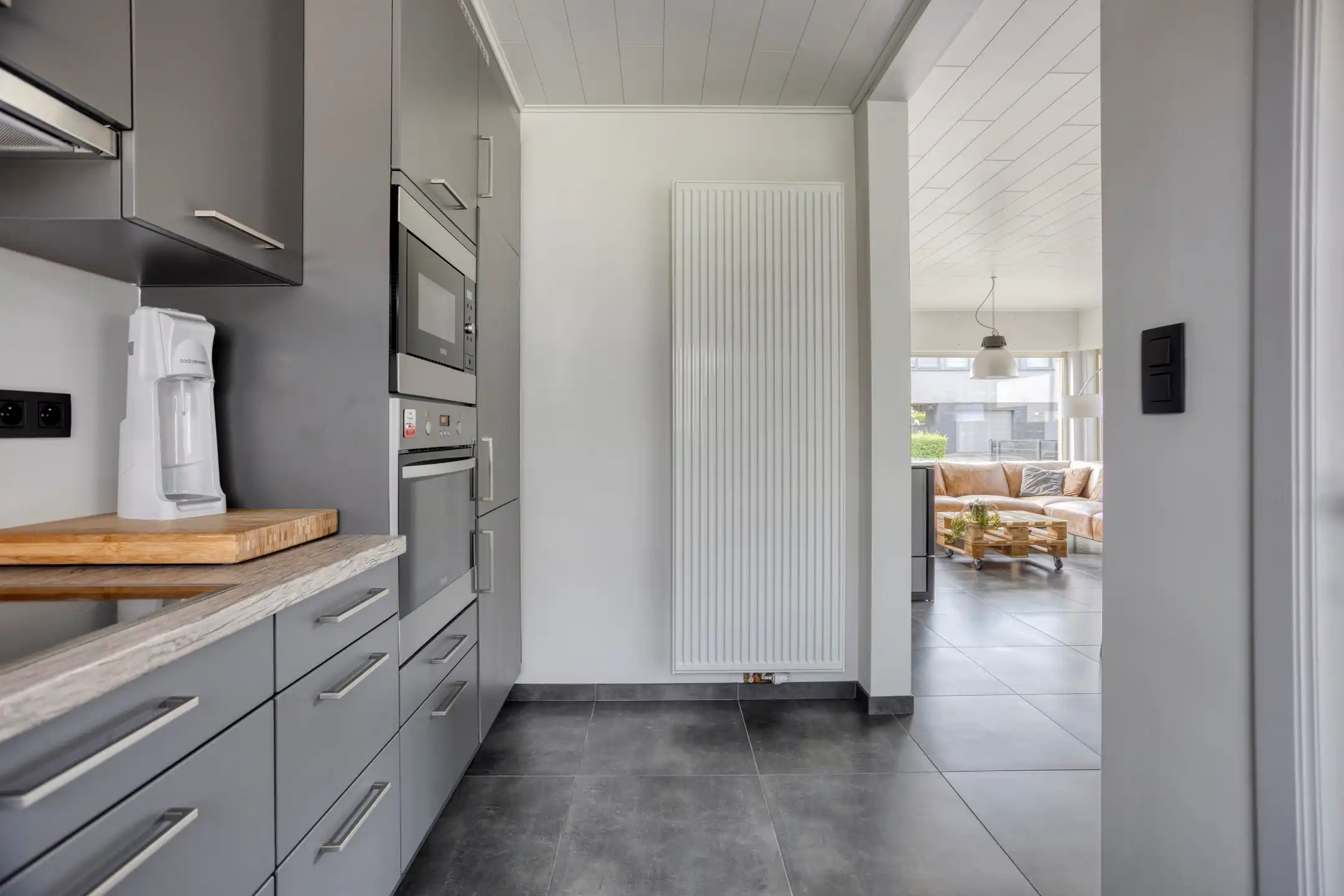 Lichtrijke vrijstaande woning op ruim perceel foto 7