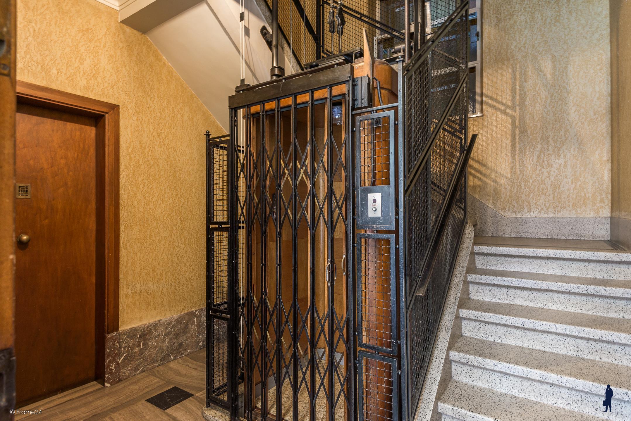 Lichtrijk en ruim appartement op toplocatie. foto 11