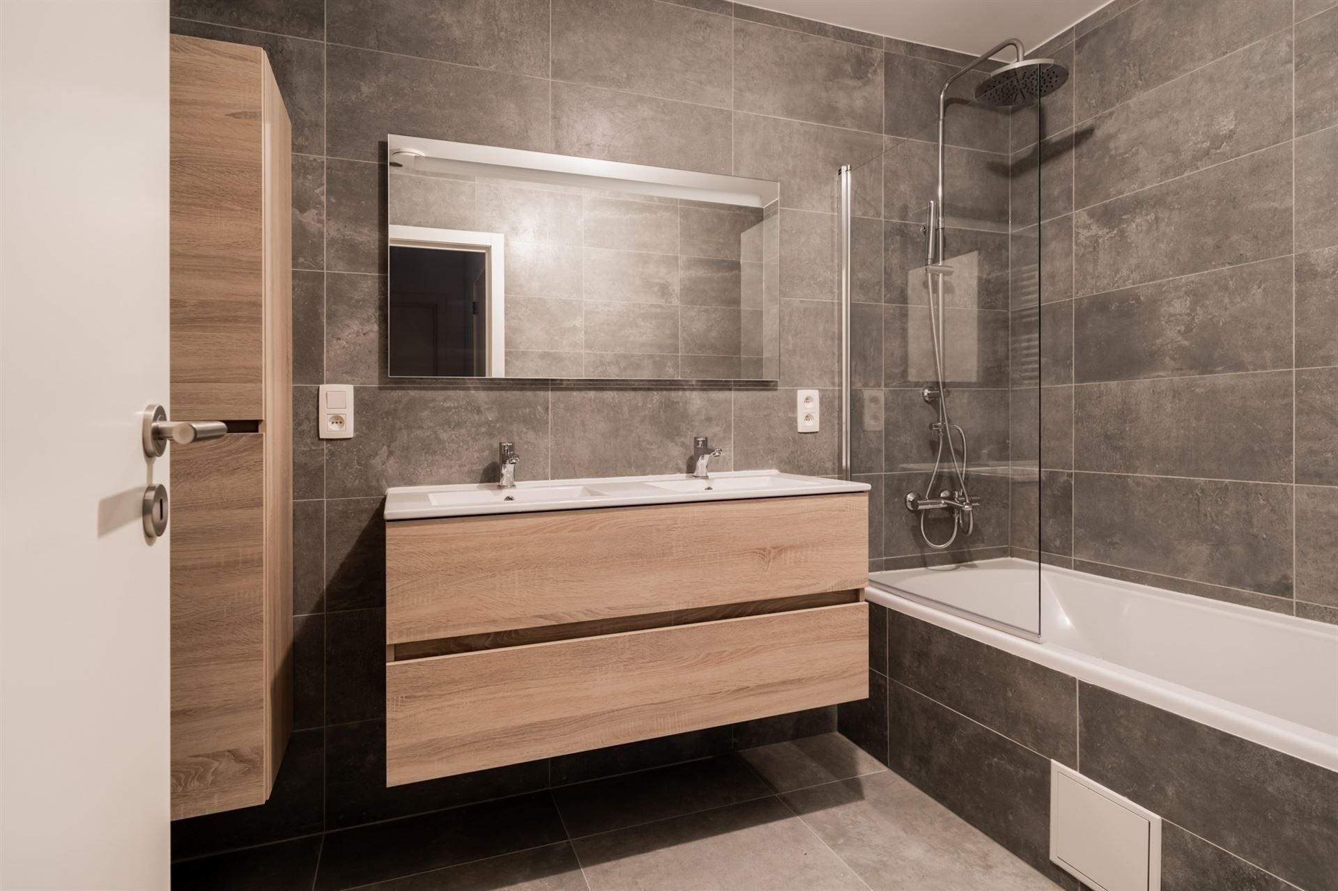 Prachtige nieuwe 2 slpk duplex met binnenplaats/terras ! foto 9