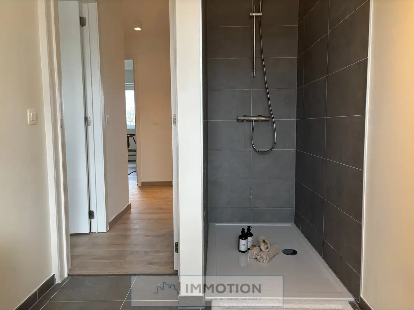 SEIZOENSWIJK - Investeer zorgeloos in knap wonen in Kuurne - GEGARANDEERDE HUURINKOMSTEN foto 11