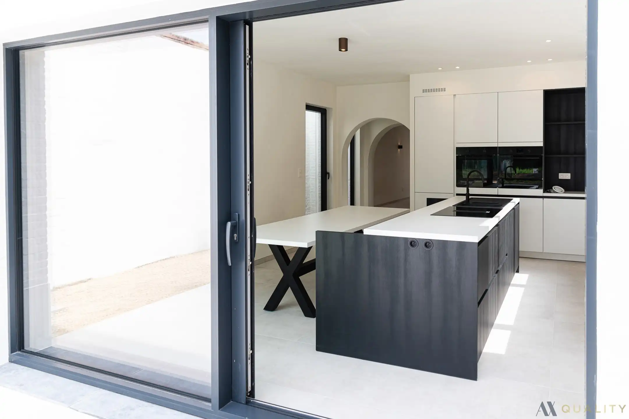 Totaal gerenoveerde burgerwoning met garage, 4 slaapkamers en zonnige Zuidwest-tuin in Peizegem (Merchtem) foto 7