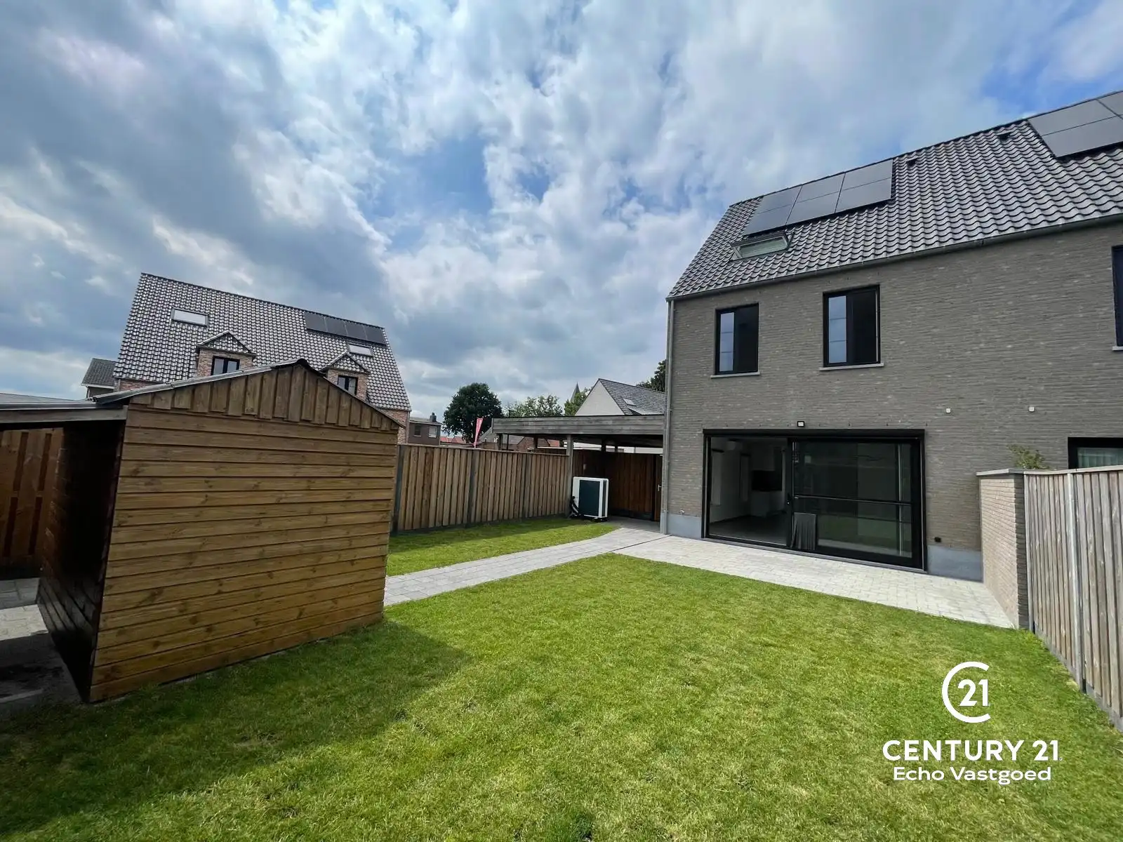Instapklare ruime woning in een rustige nieuwe verkaveling. foto 11