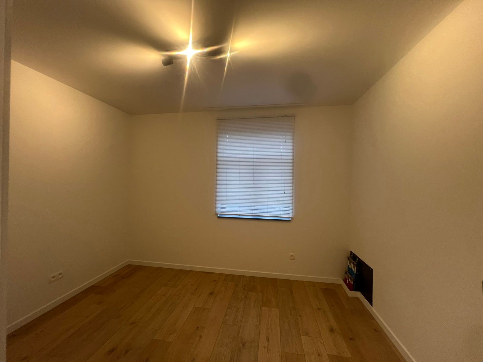 Instapklare nieuwbouwwoning met tuin en carport foto 13