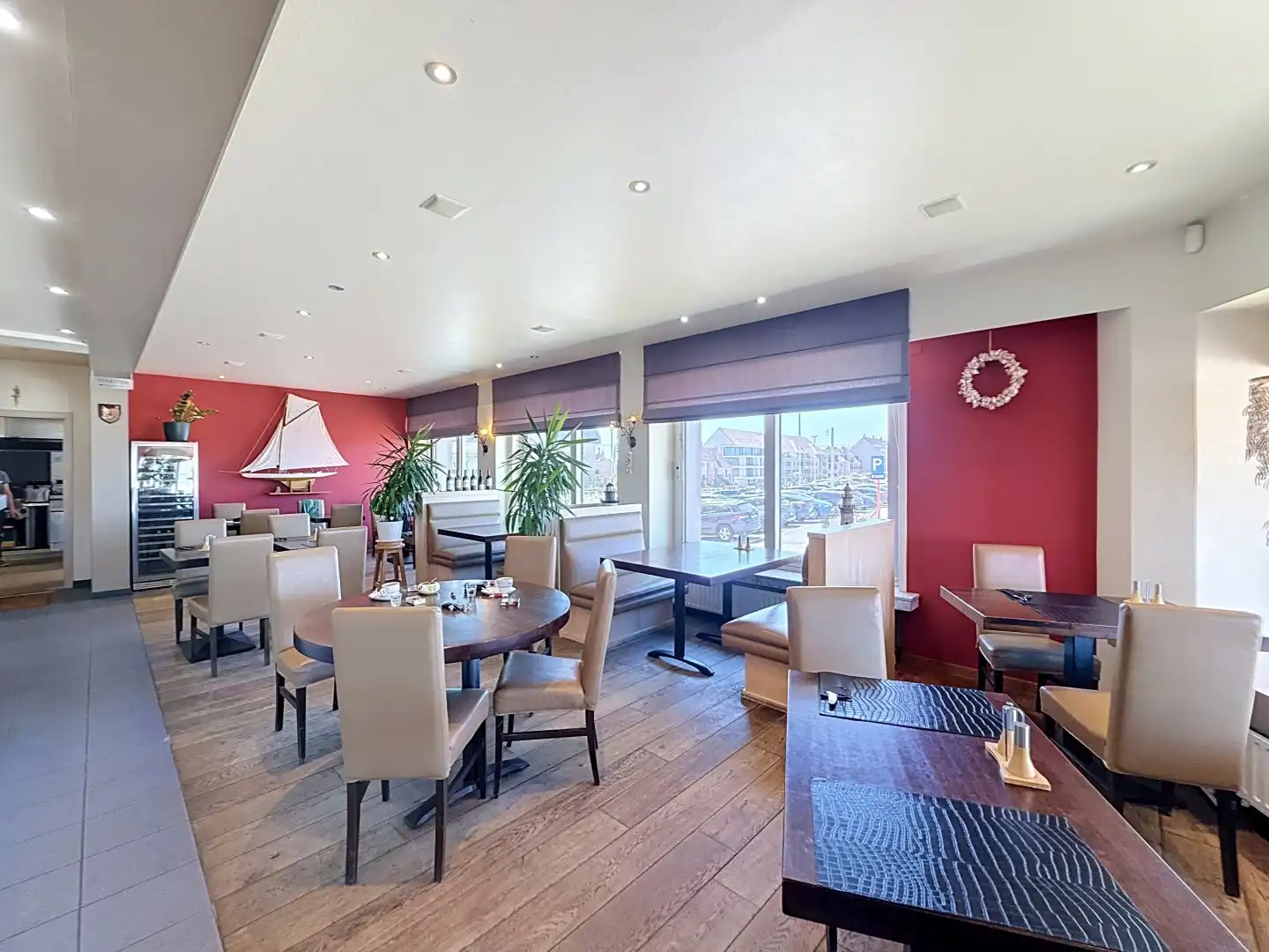SCHITTEREND VERNIEUWD RESTAURANT / TEAROOM – TOPLOCATIE ZEEDIJK – ZONNETERRAS foto 12
