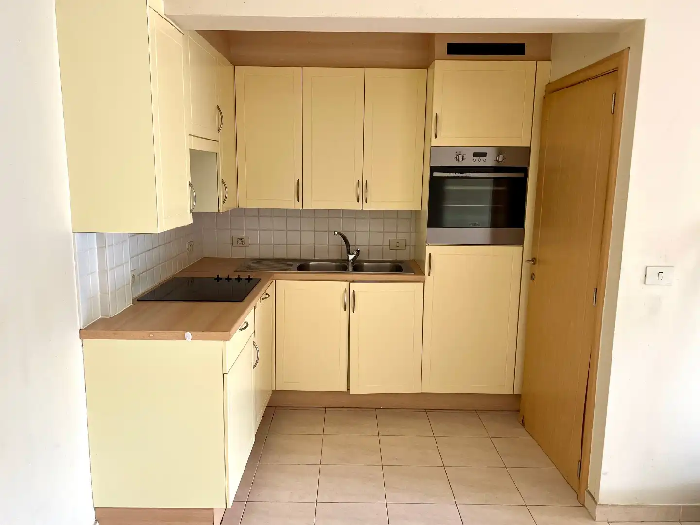 Ruim tuinappartement op een rustige locatie foto 6