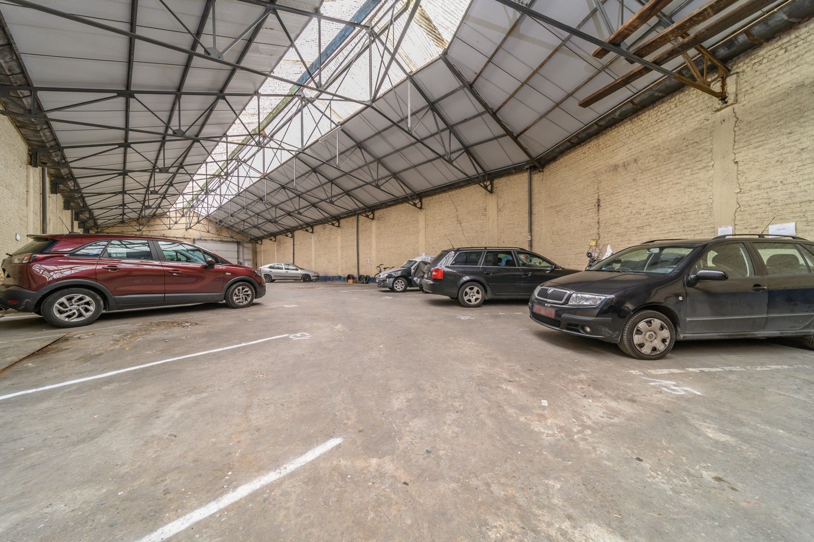 Zeer ruim magazijn op toplocatie te Aalst foto 3