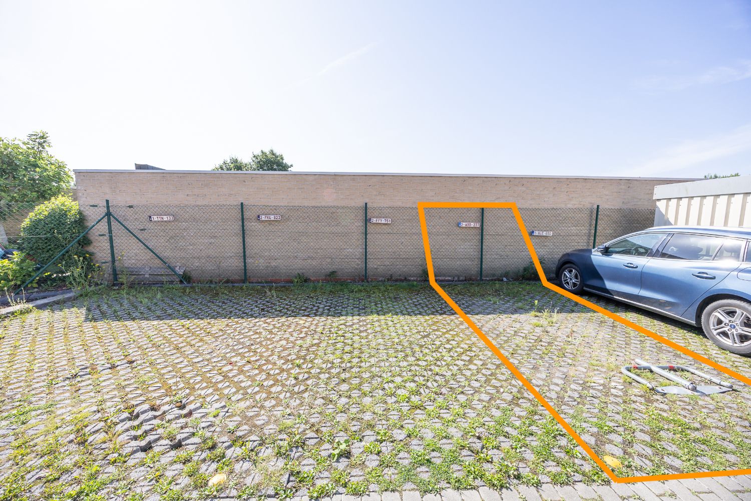 Afgesloten buitenlucht staanplaats in Mariakerke foto 2