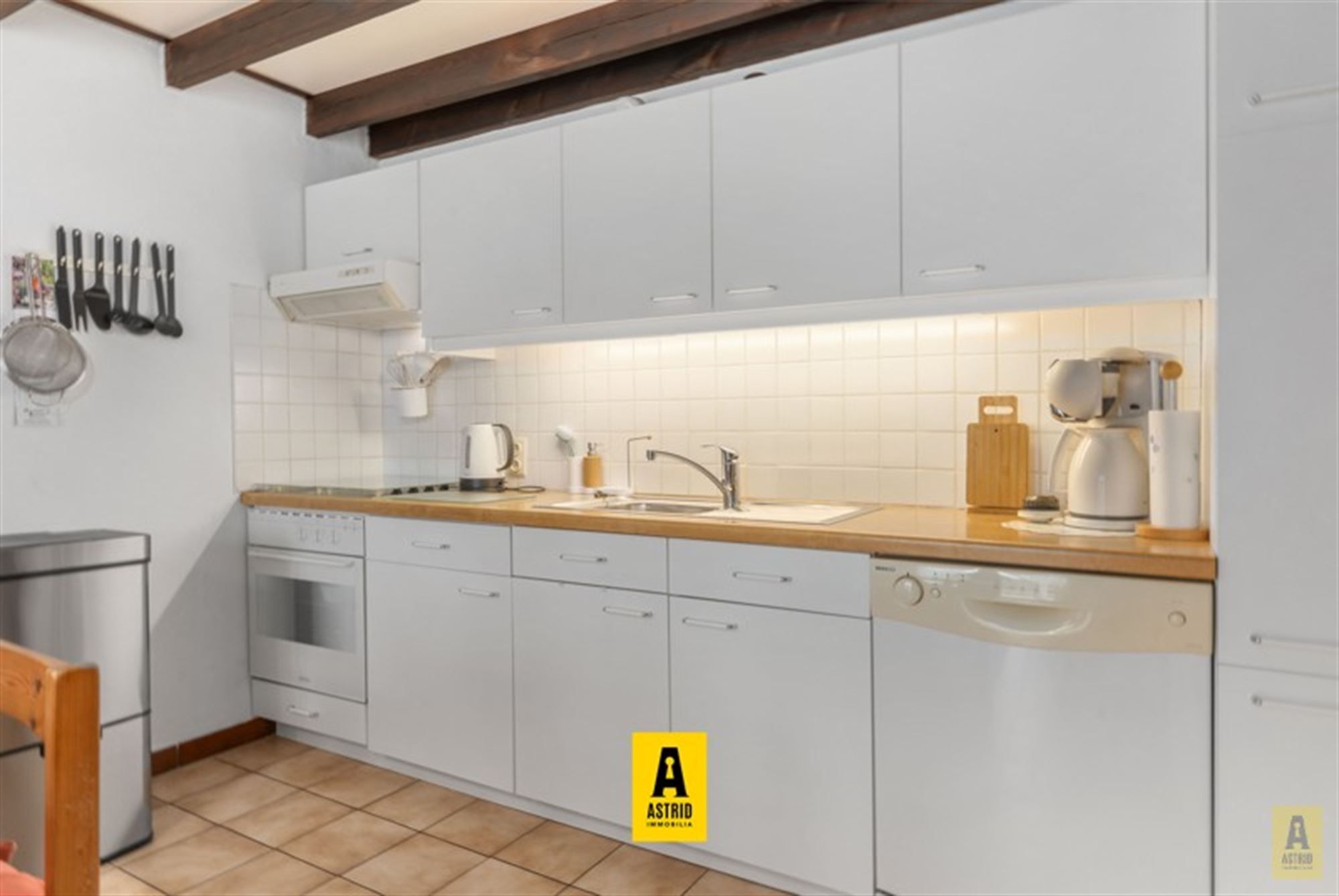 Instapklaar vakantiehuisje (3 slpks) met parkeerplaats vlakbij zee! foto 10