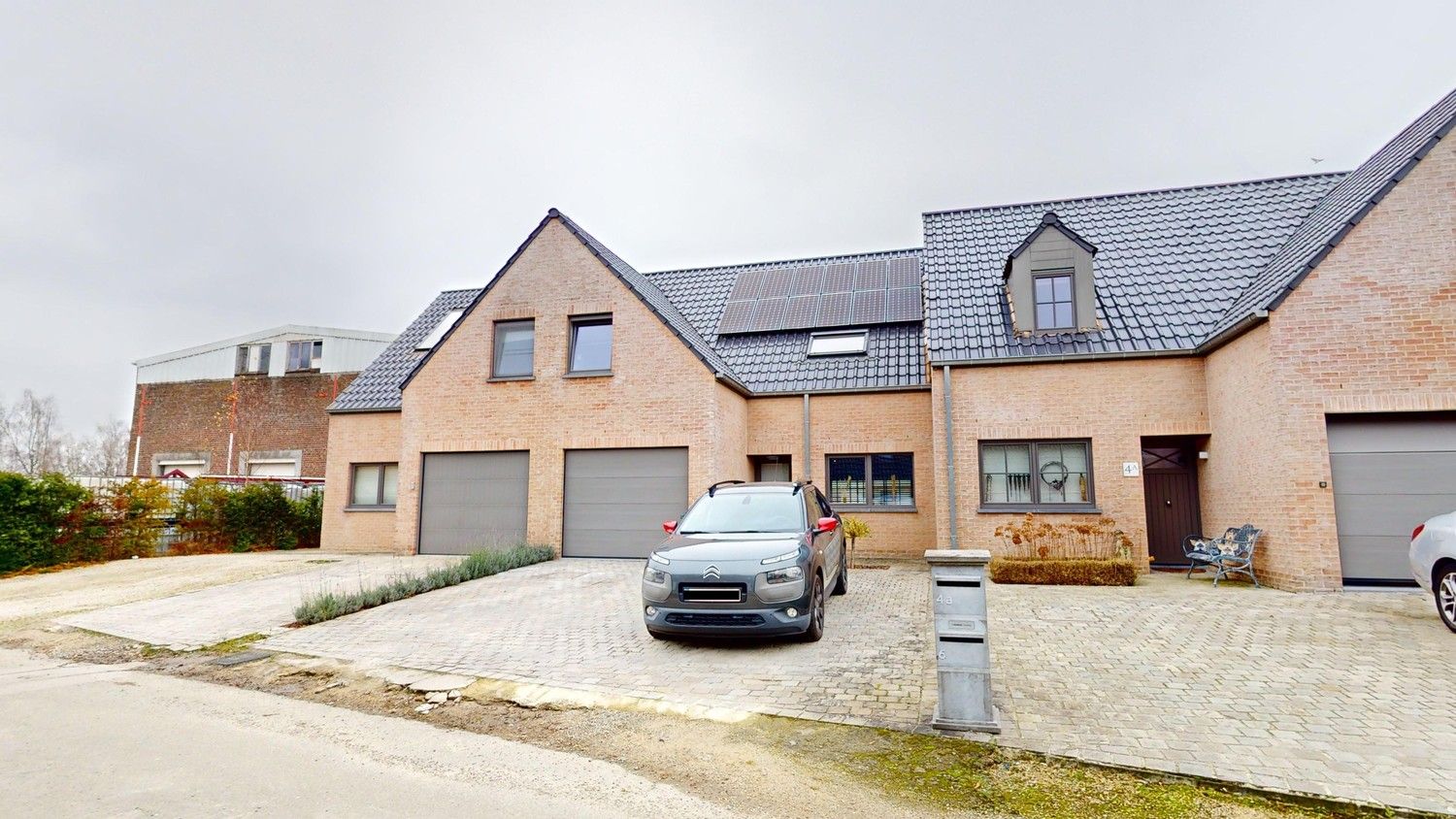 Recente, energiezuinige woning met 3 slaapkamers! foto {{pictureIndex}}