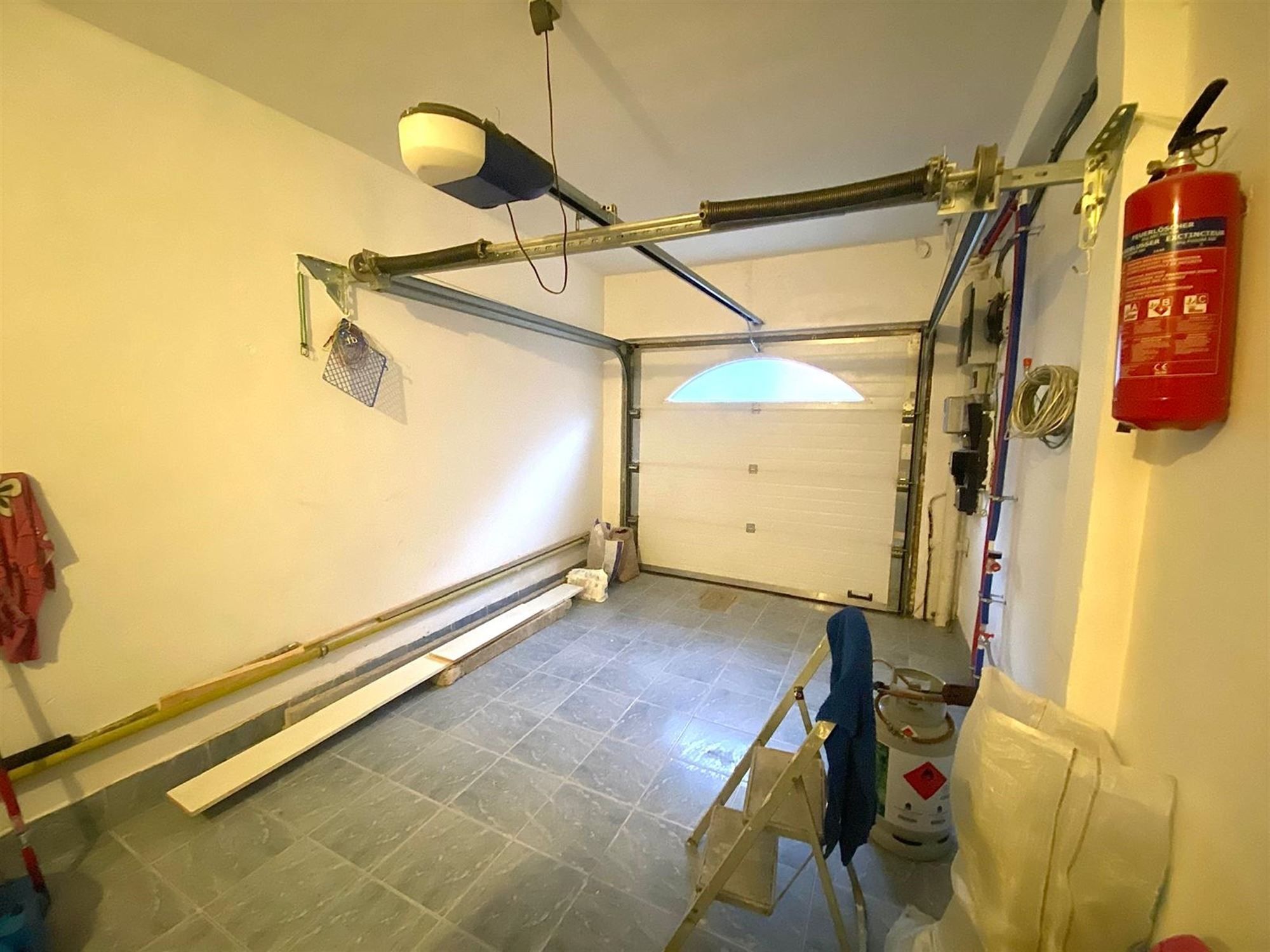 Ruime woning met vier slaapkamers en garage  foto 15