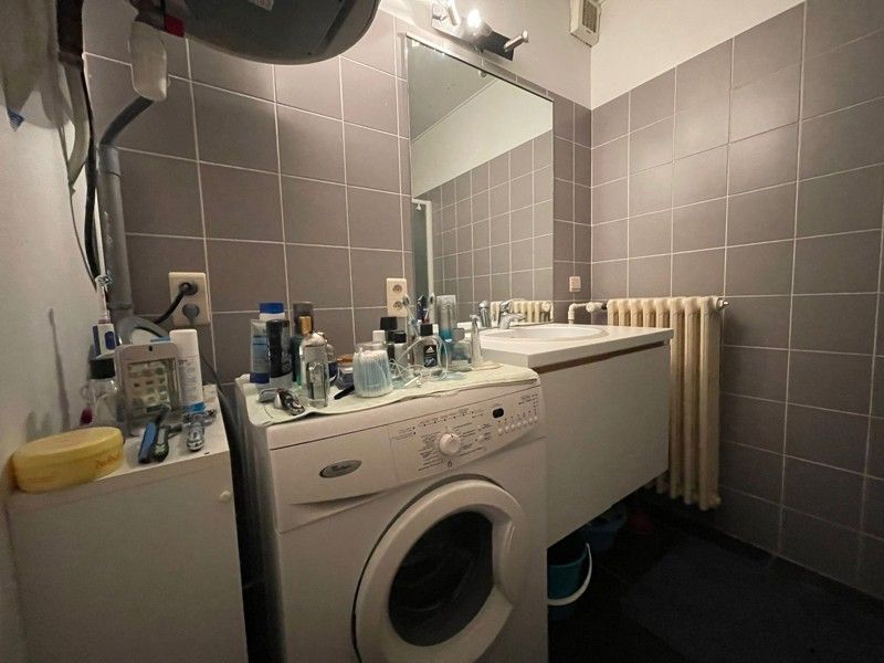 Ruim appartement met grote raampartijen in centrum Brugge! foto 6