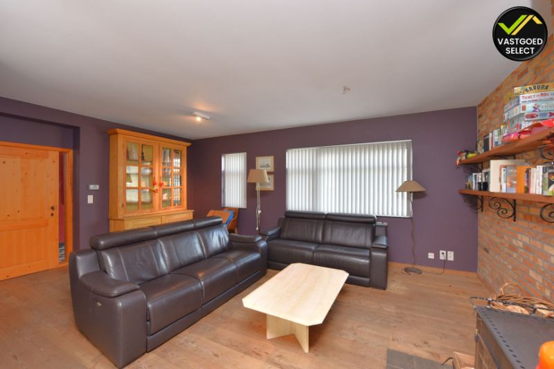 Vastgoed Select: Ruime woning met loods en weide totaal 2624 m² in Sint-Laureins foto 3