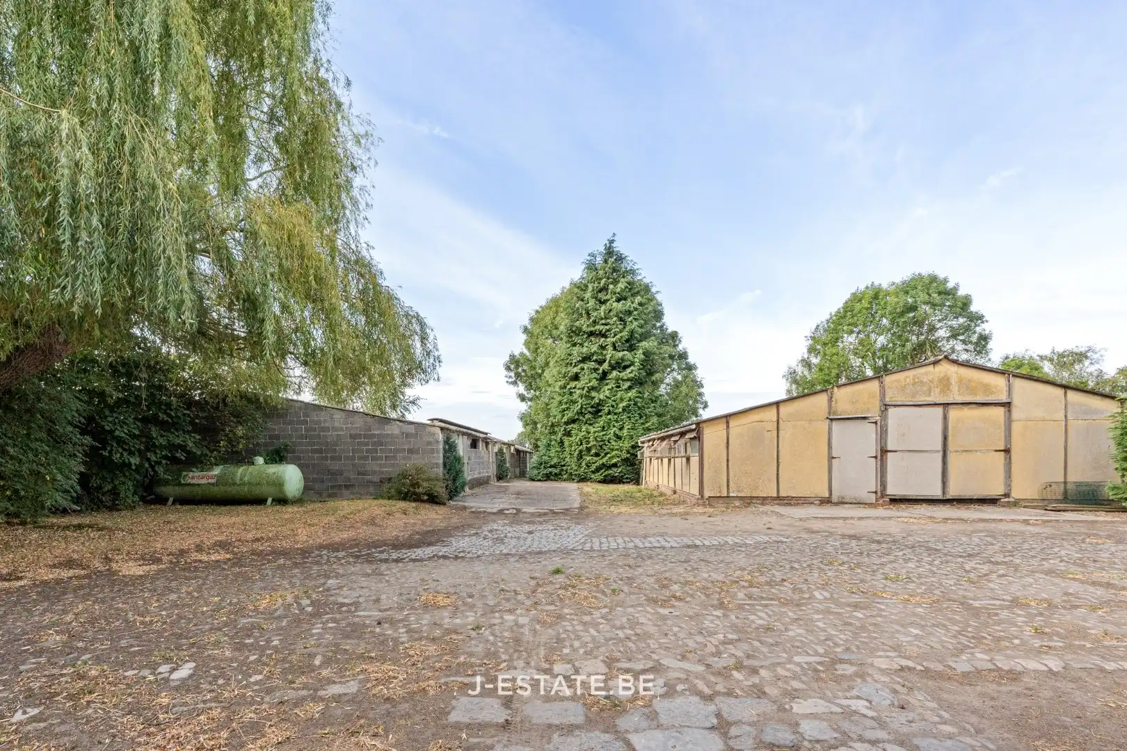 Authentieke vierkantshoeve met binnenplaats, bijgebouwen en prachtig uitzicht foto 19