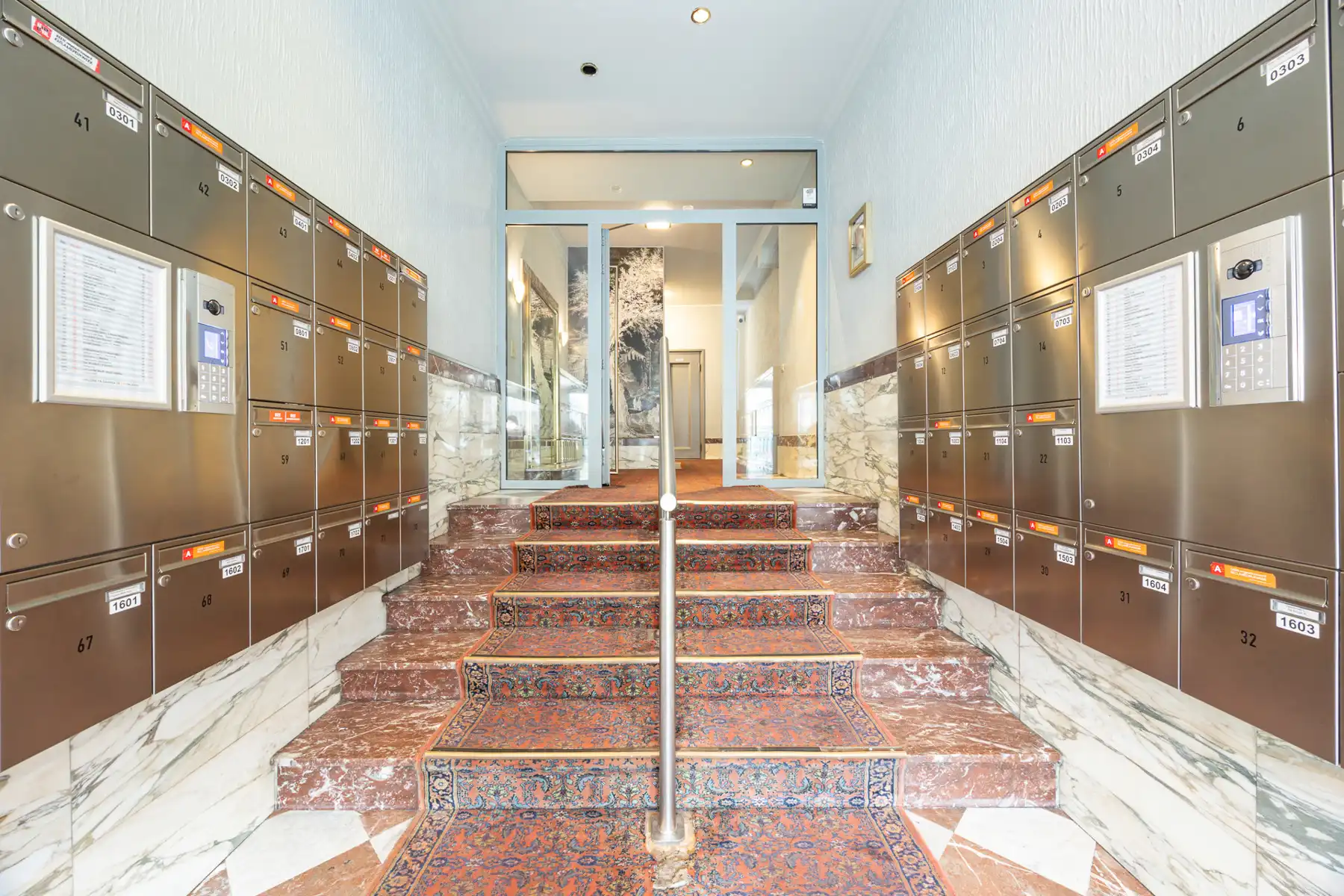 Instapklaar appartement met 3 slaapkamers vlakbij Rivierenhof! foto 14