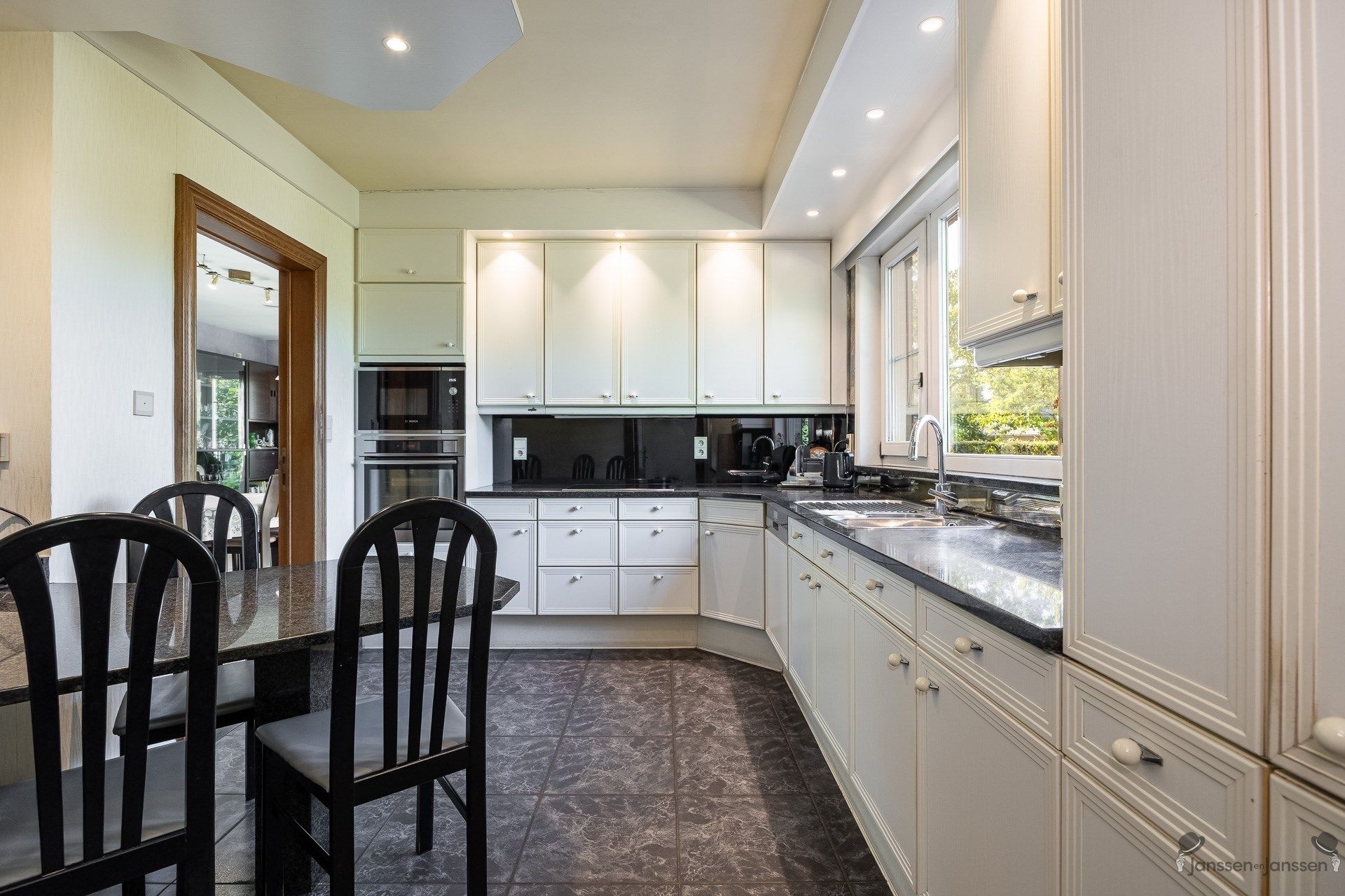 Landelijk gelegen open bebouwing met bijgebouw & grote tuin foto 8