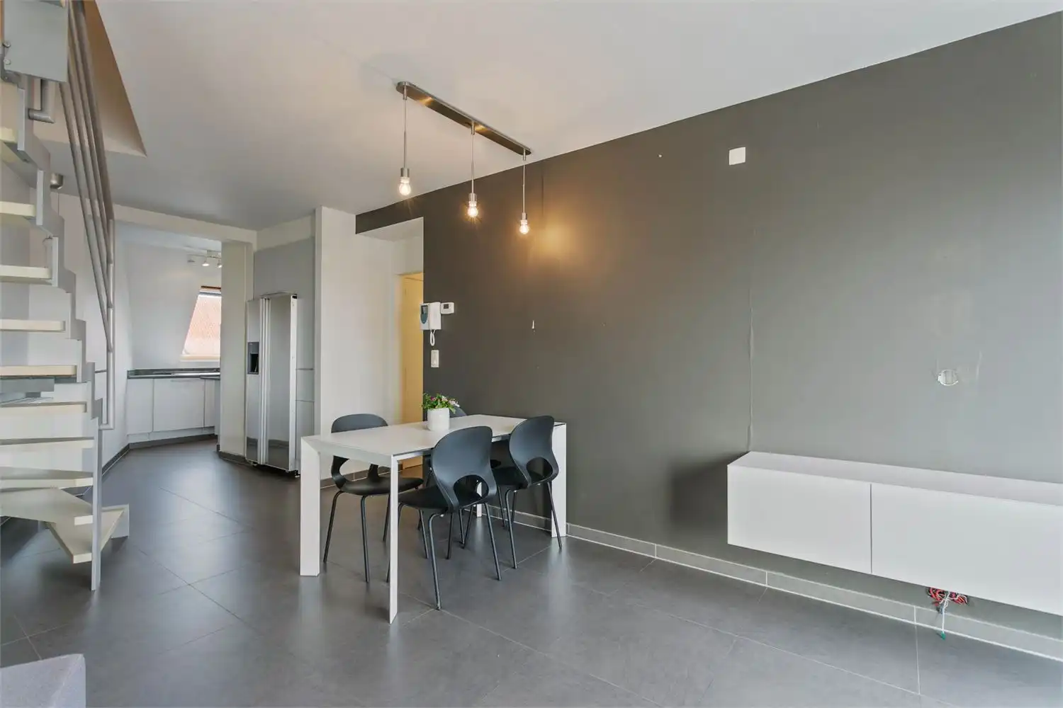 Instapklaar duplex dakappartement met terras in hartje Oostkamp foto 9