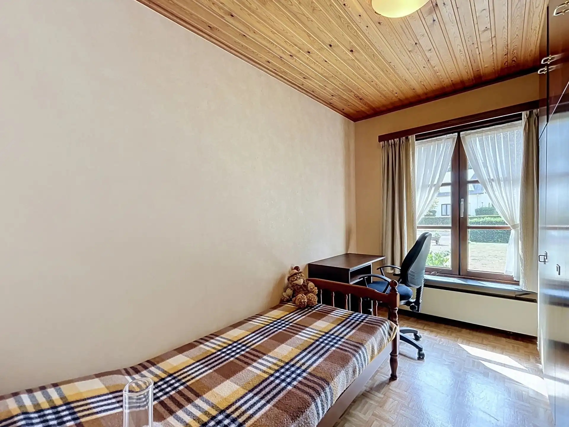 open bebouwing met 3 slaapkamers en garage op perceel van 1808m² foto 10