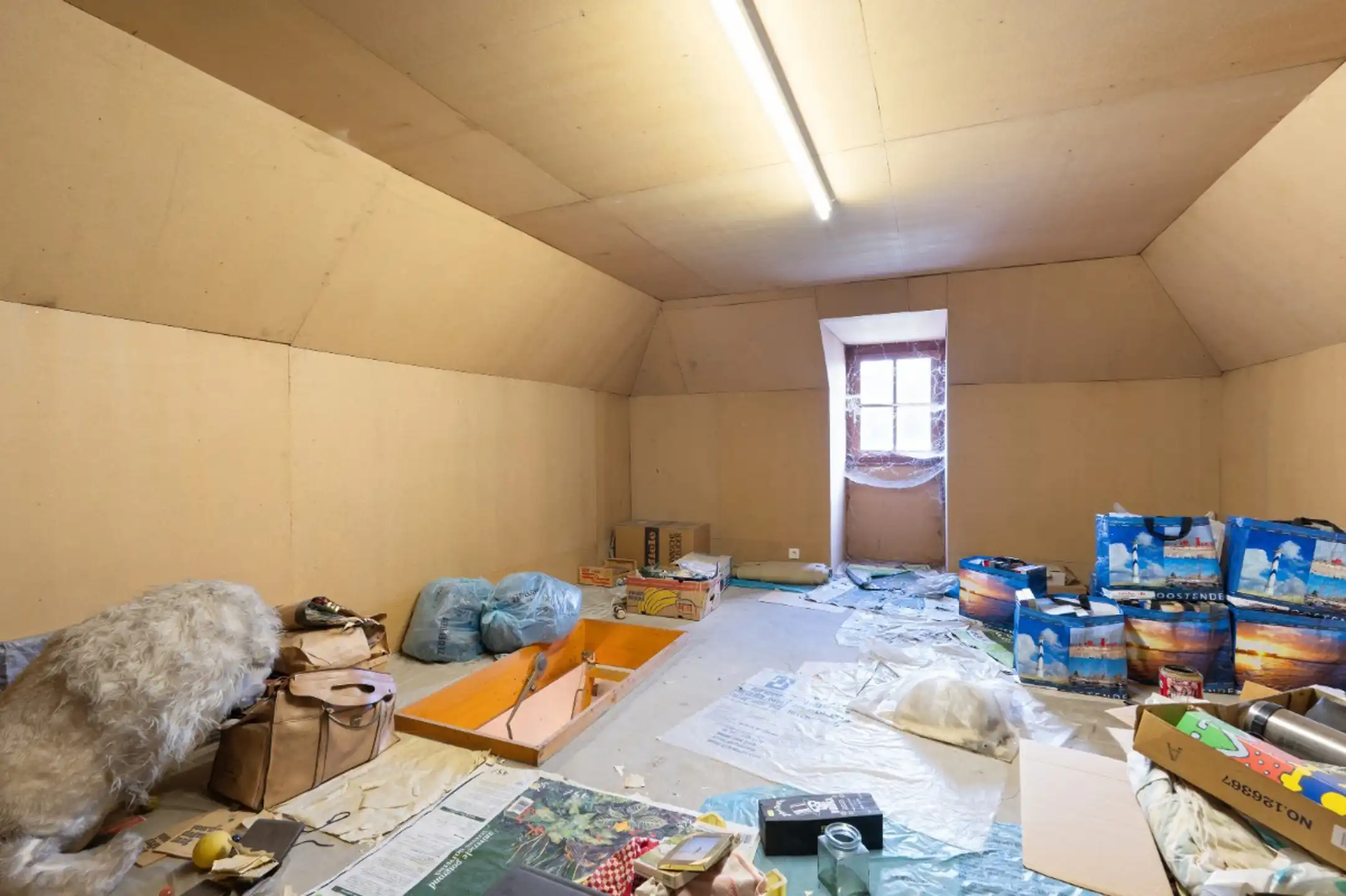 Centraal gelegen burgerwoning met garage en ruime tuin foto 20