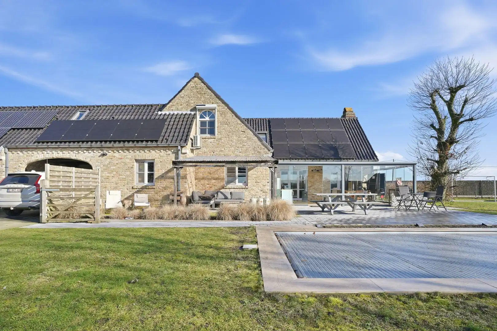 Landelijk gelegen villa met loods in Aartrijke foto 4