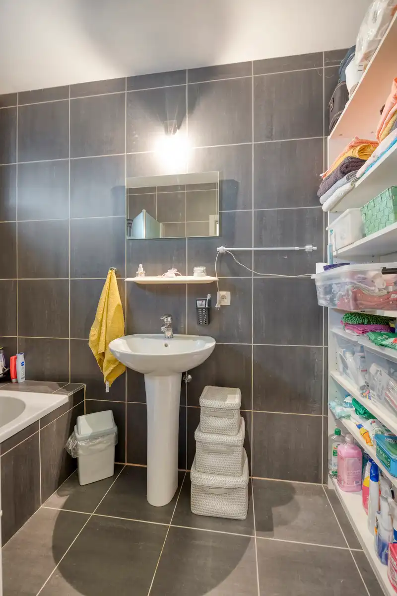 Energiezuinig Gelijkvloers appartement + garage  foto 14