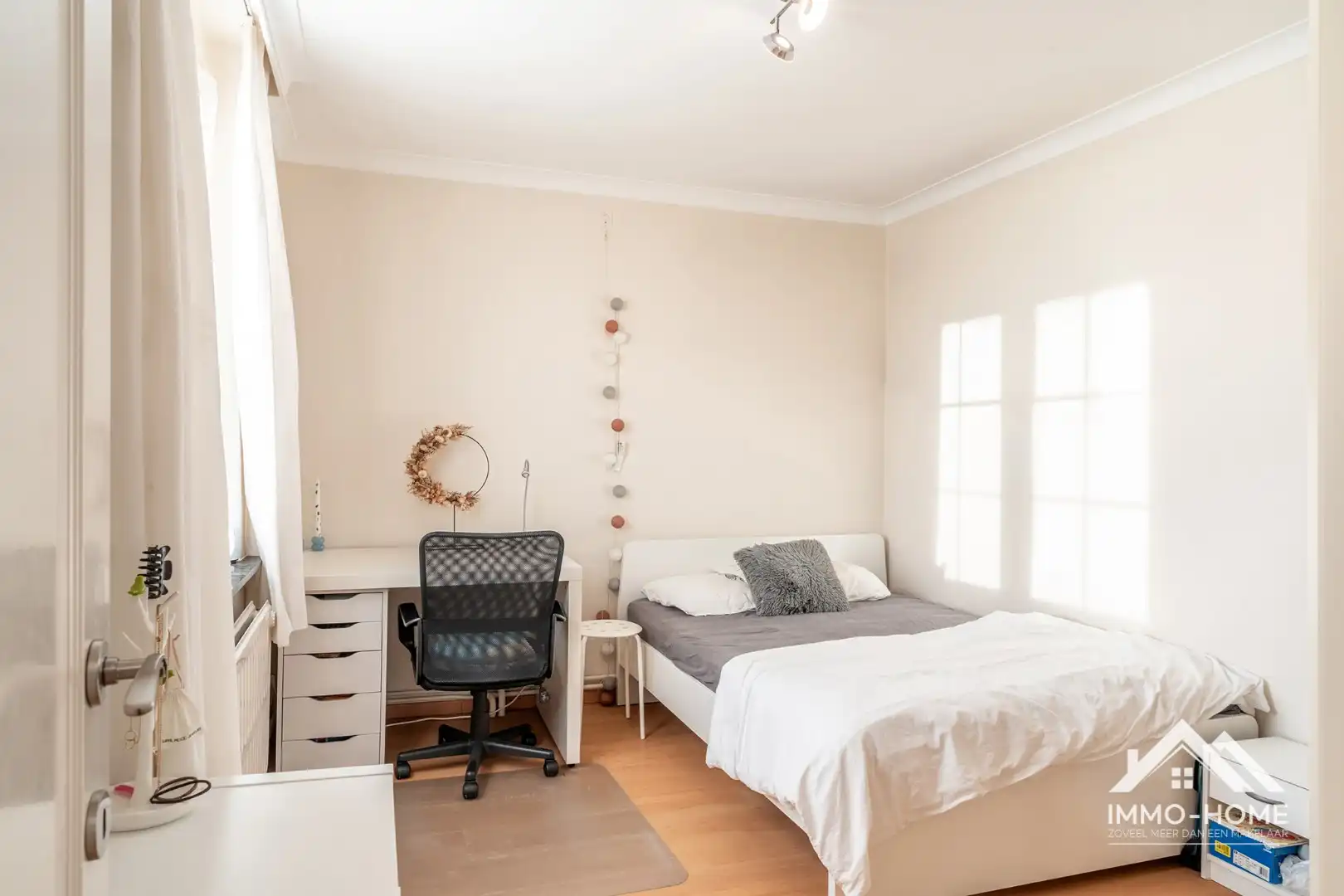 Charmante instapklare halfopen woning met ruime oprit! foto 26