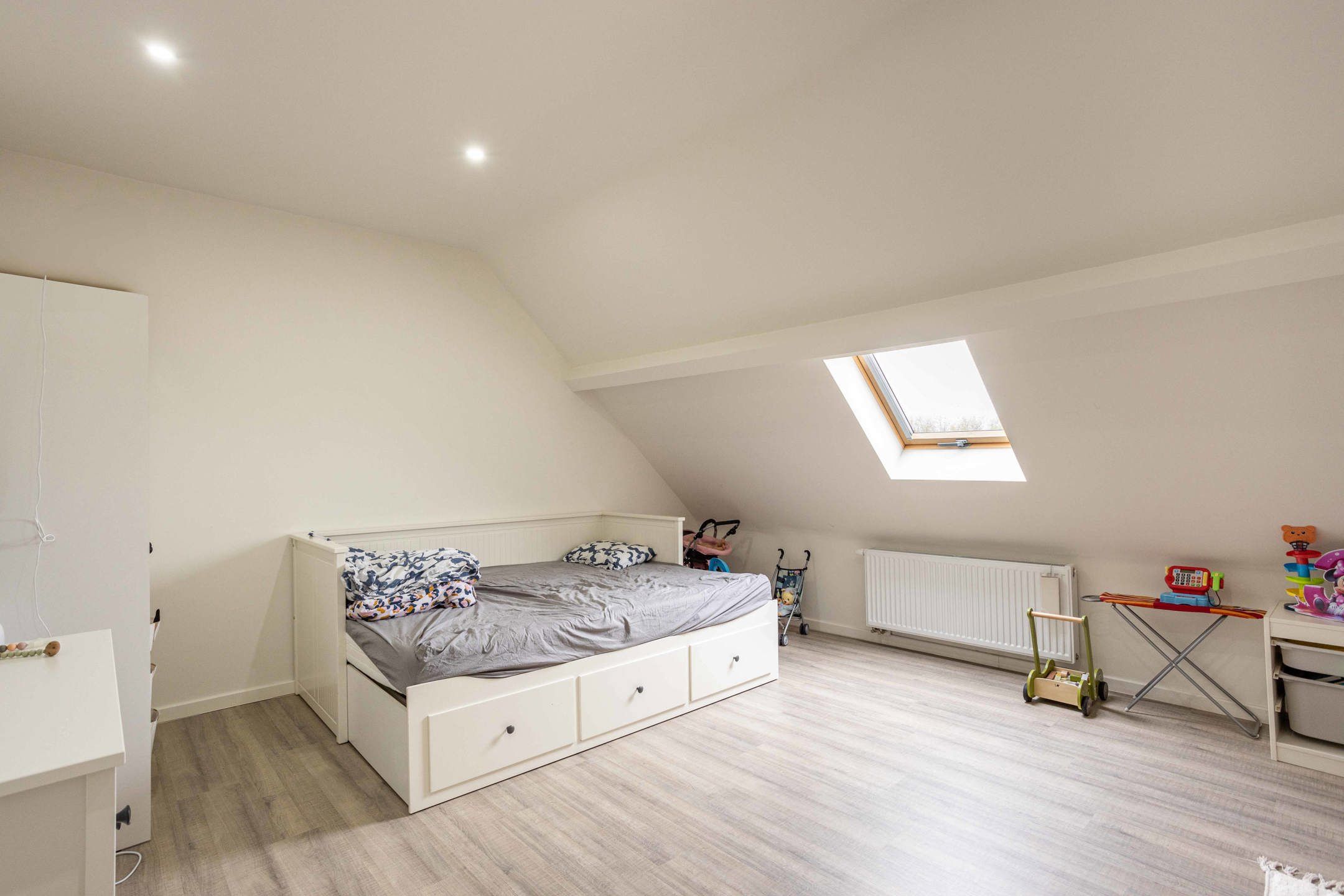 Volledig gerenoveerde, stijlvolle ruime woning foto 22