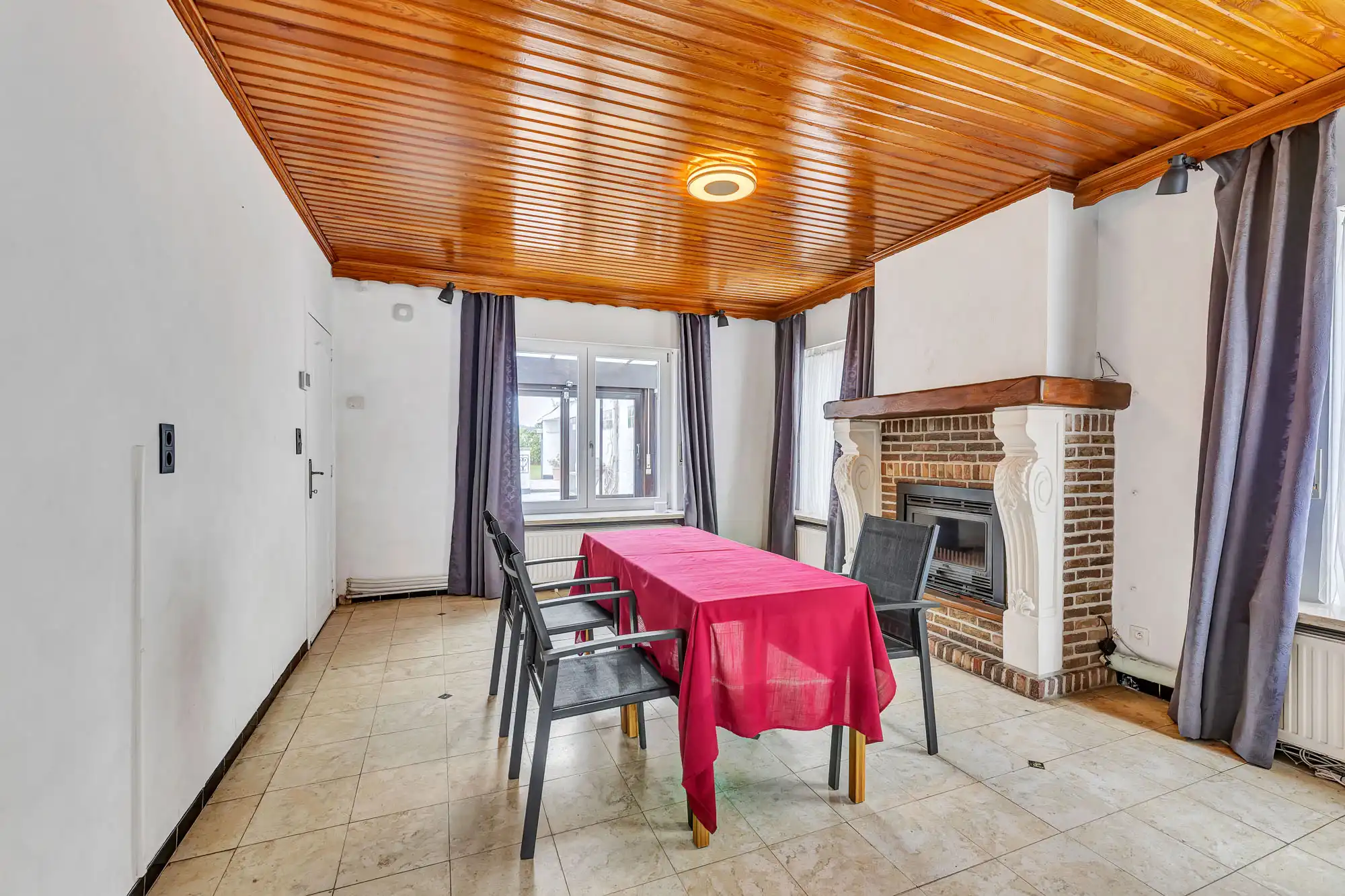 Goed onderhouden woning met garage en tuin foto 6