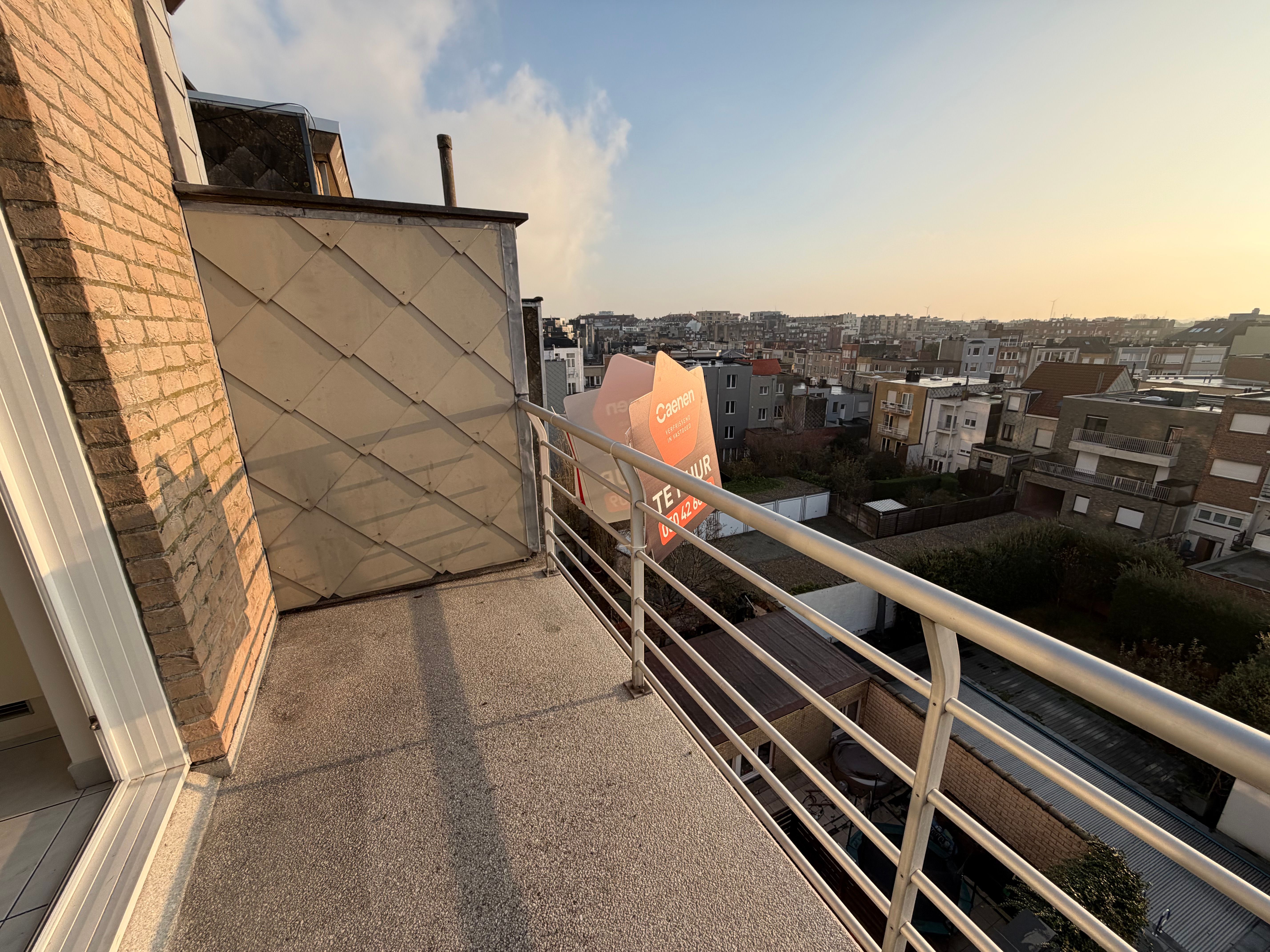 Mooi duplexappartement met drie slaapkamers en twee zongerichte terrassen. foto 9