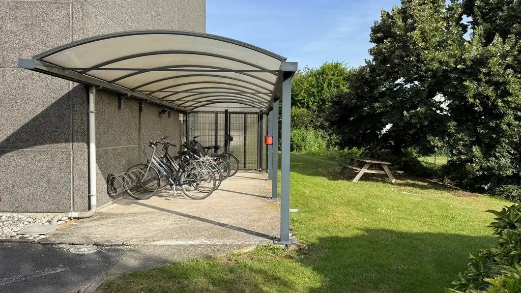 Kantoor/labo met klein magazijn te huur in Technologiepark-Zwijnaarde foto 18
