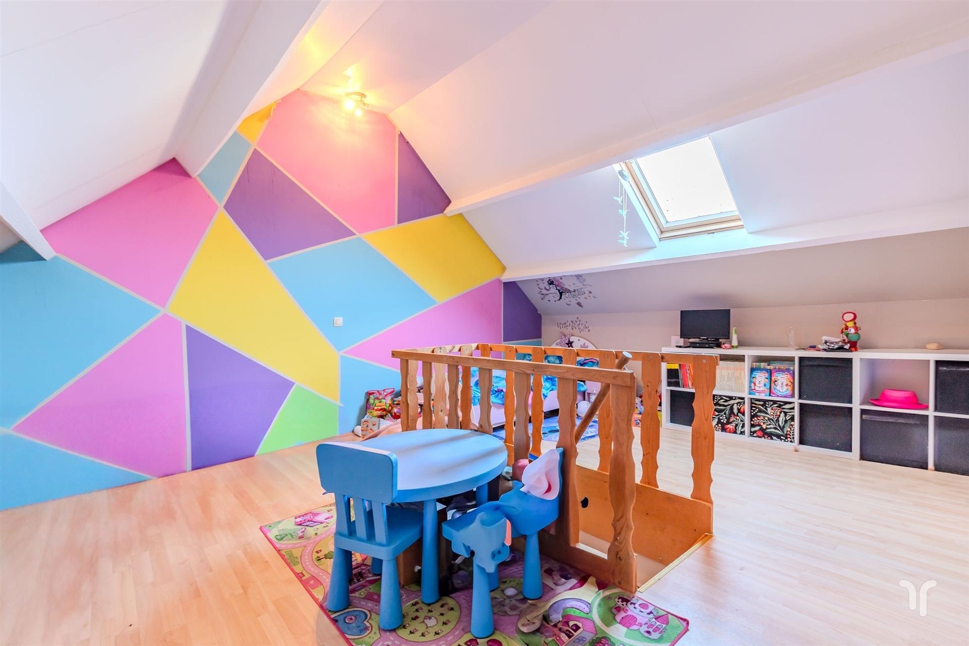 Op te frissen rijwoning te koop in Oostende. foto 9