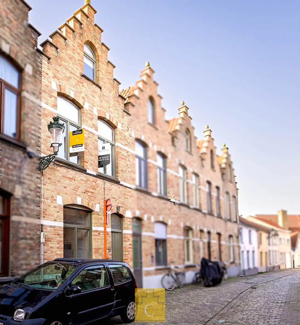 Instapklare trapgevelwoning met zonnig terrastuintje en grote berging, centrum, rustige straat omgeving ’t Zand foto 3