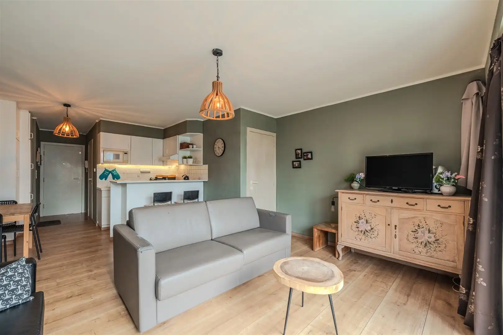 appartement met ruim terras en tuin foto 4