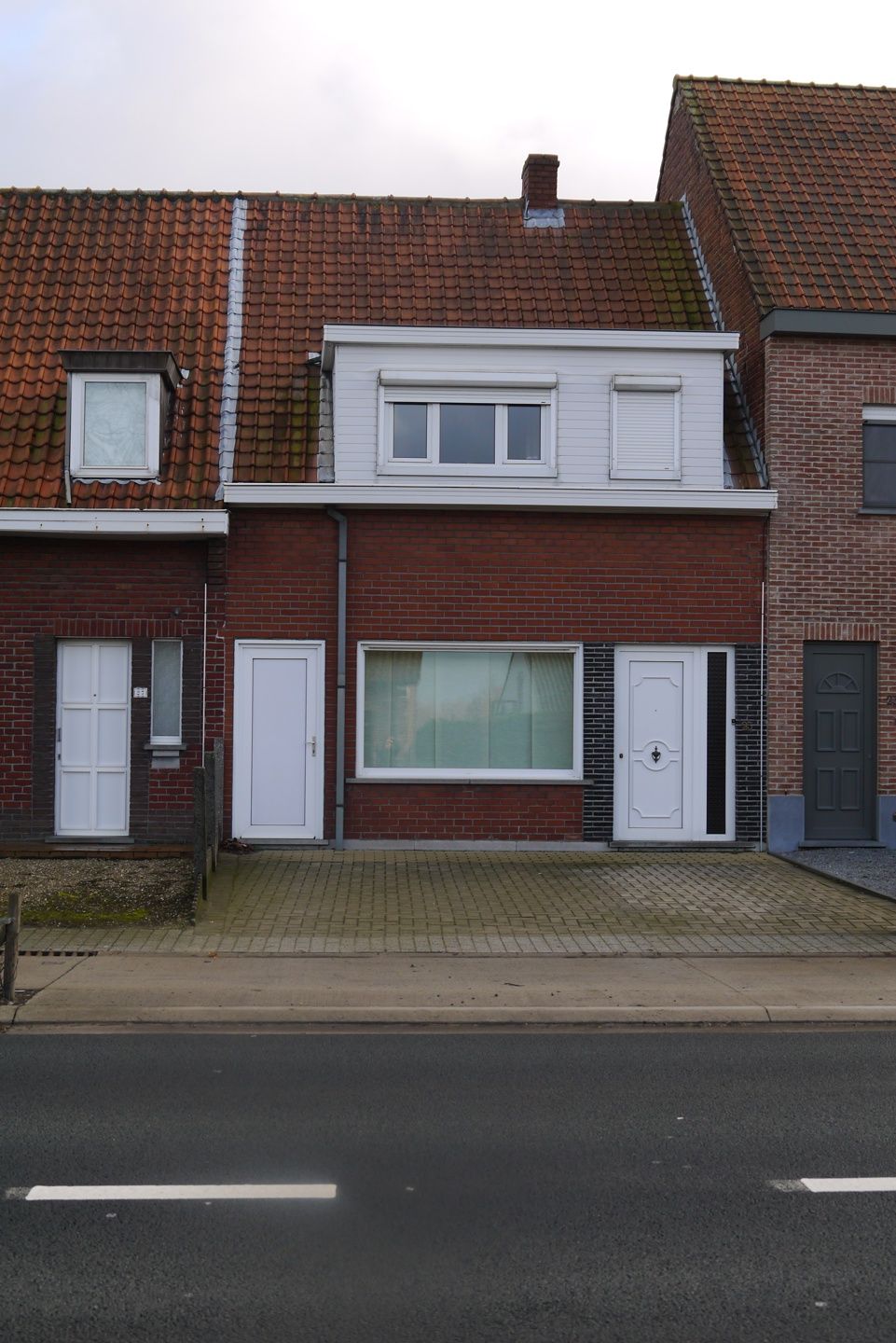 Centraal gelegen rijwoning met tuin foto 2