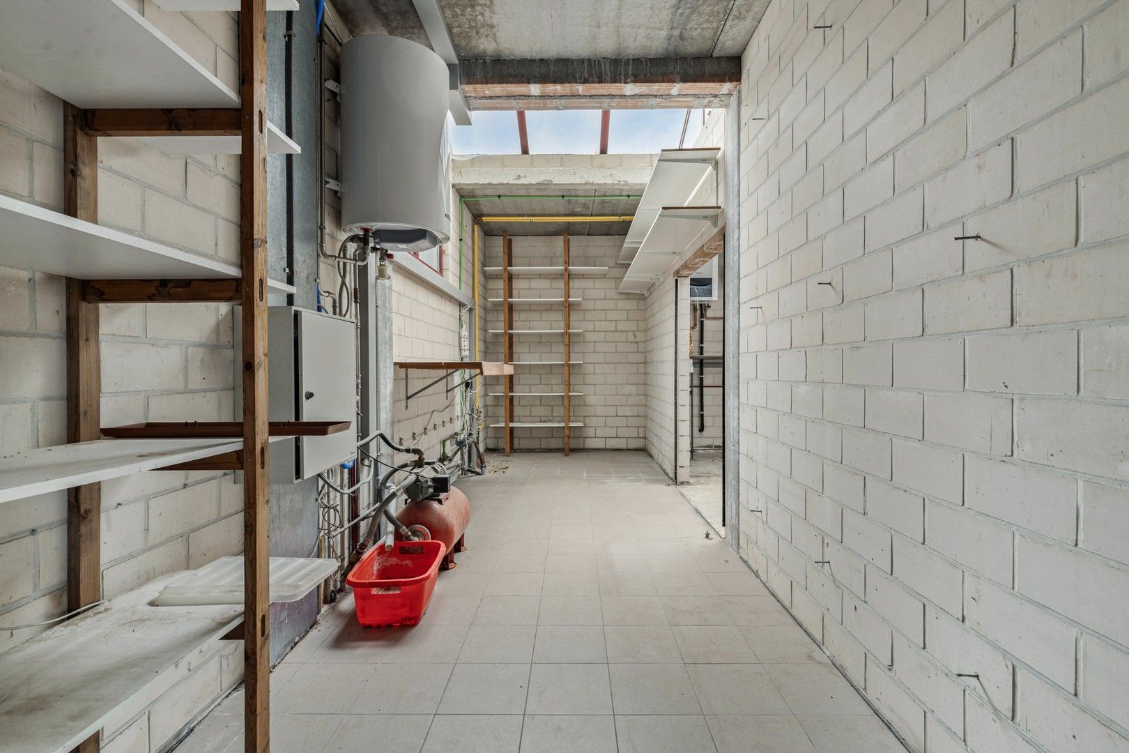 Handelspand met groot appartement foto 10